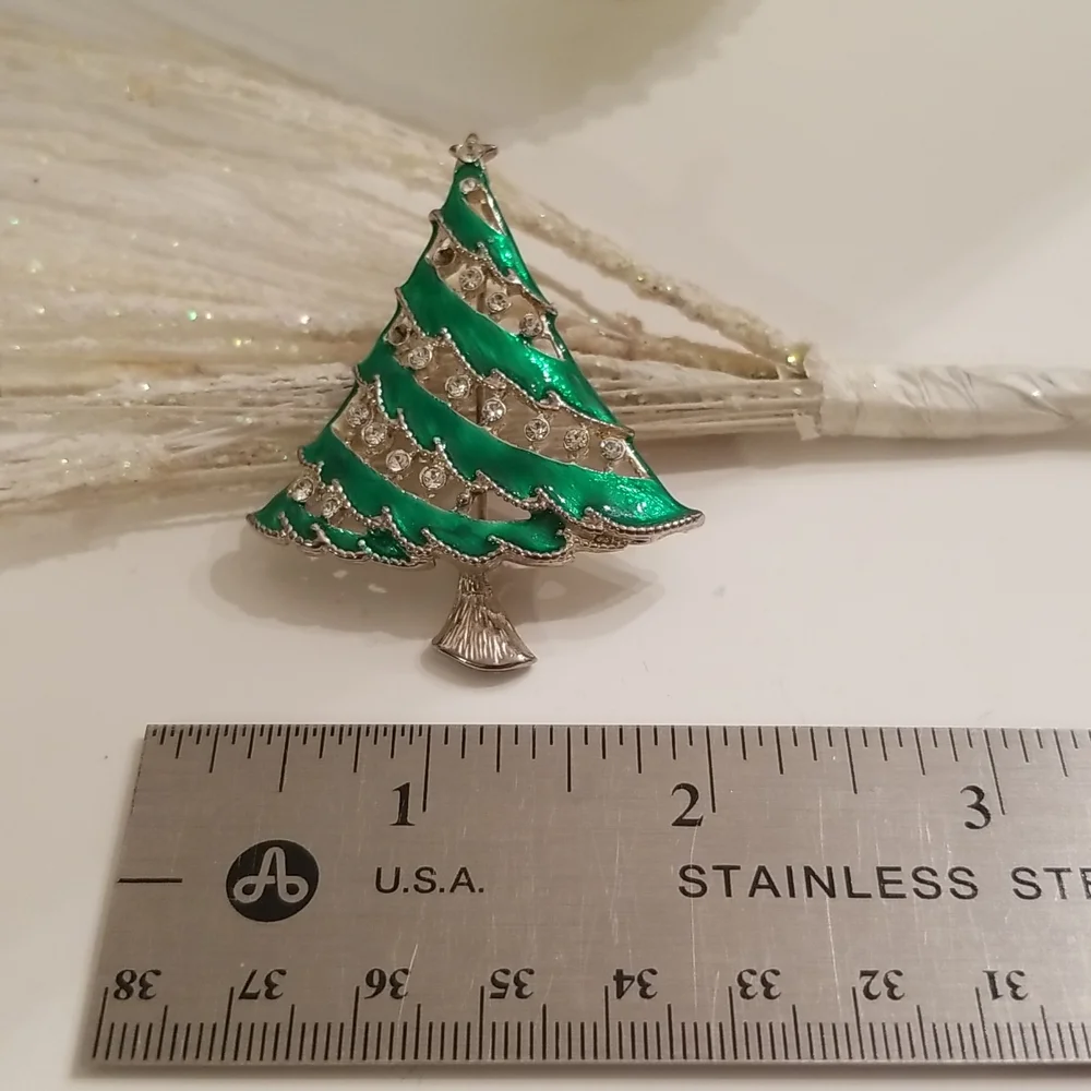 N/A vintage green